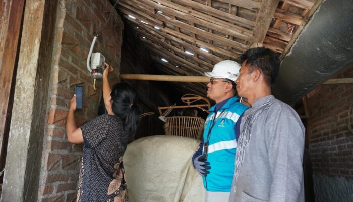 Penyambungan Listrik Bagi Masyarakat Tidak Mampu di Wilayah 3T