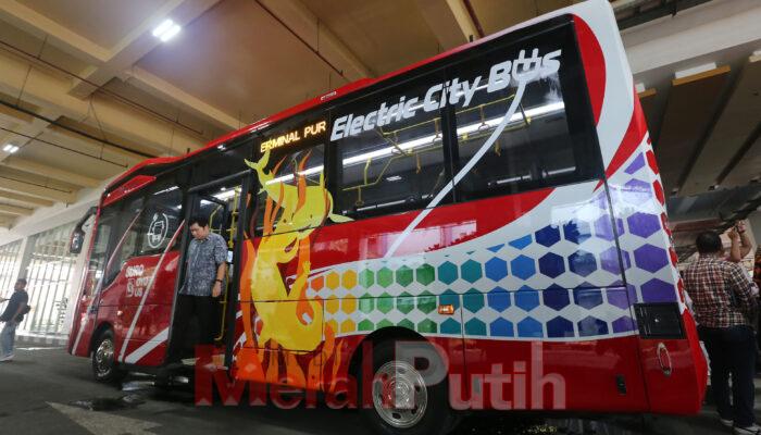 bus-listrik-feeder-wira-wiri-kurangi-kemacetan