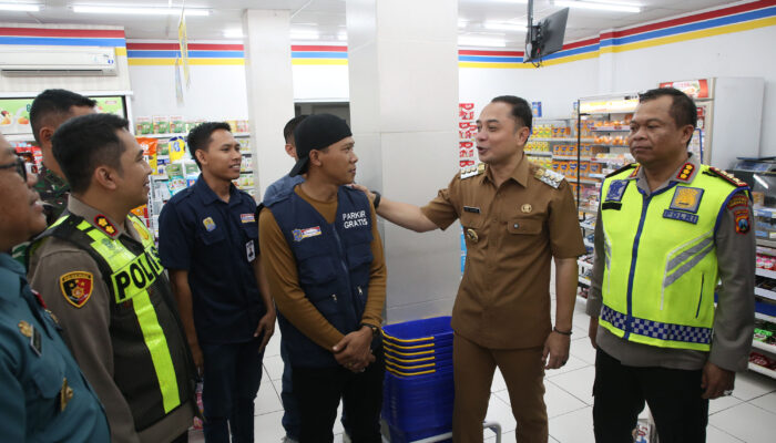 wali-kota-eri-temukan-bayar-pajak-parkir