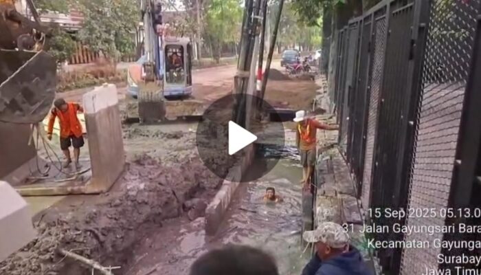 proyek-drainase gayungsari-pekerja-tewas