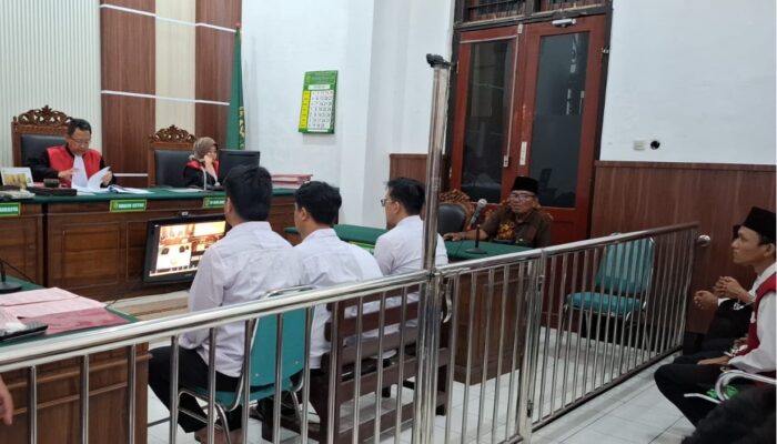 kasus-bbm-bersubsidi-tiga-terdakwa-dipenjara