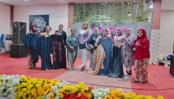 hari-ibu-perempuan-dari-27-kecamatan-merajut