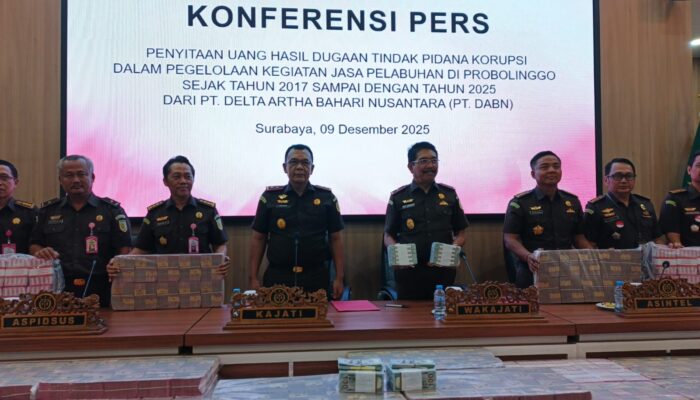 kejati-jatim-sita-uang-korupsi-pelabuhan-dabn