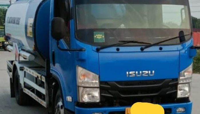 gudang-bbm-subsidi-diduga-ilegal-di-kebomas