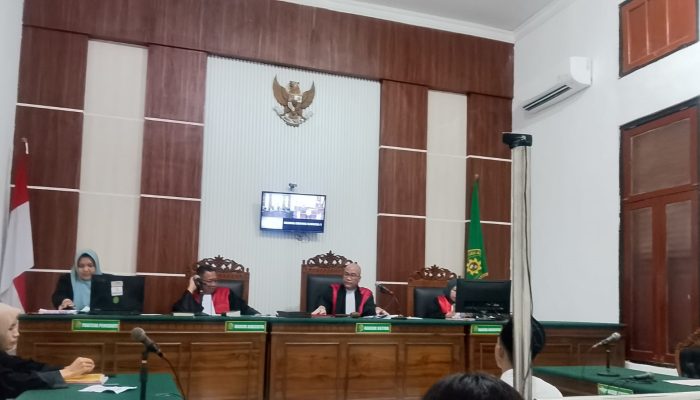 jadi-kurir-sabu-lentera-dituntut-2-tahun