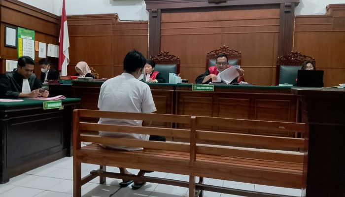 2-terdakwa-peredaran-uang-palsu-vonis-ringan