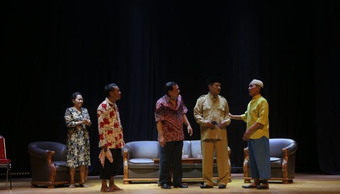 pemkot-surabaya-tata-balai-pemuda-isa-ansori