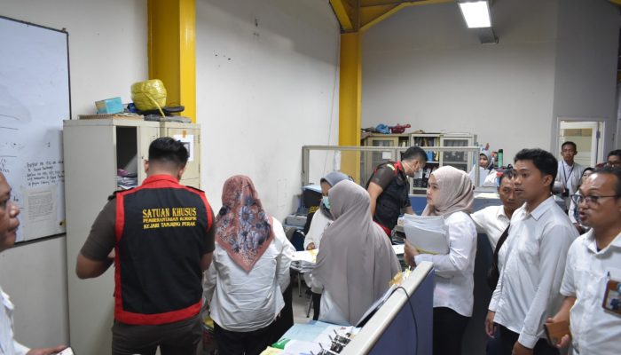 kejari-tanjung-perak-bongkar-korupsi-pd-pasar