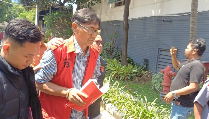 Kejati Jatim-tersangkakan-kadis-esdm-korupsi