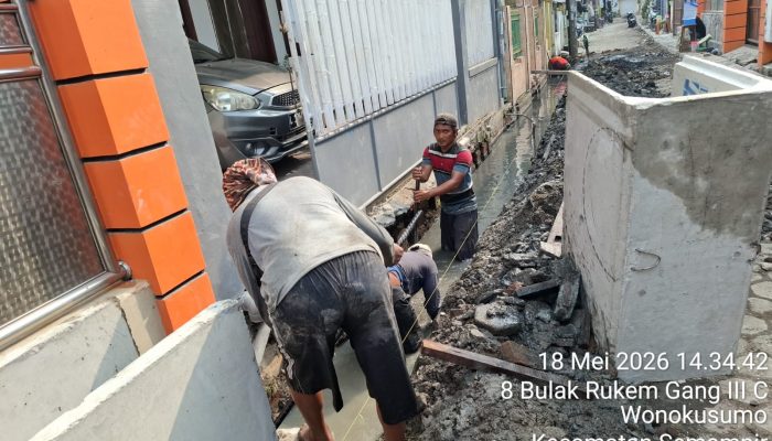proyek-jalan-paving-bulak-rukem-u-ditch-pecah