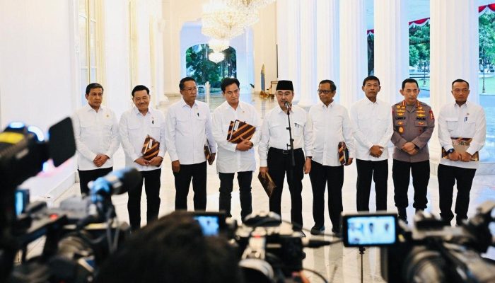 ketika-kapolri-dan-kompolnas-di-persimpangan
