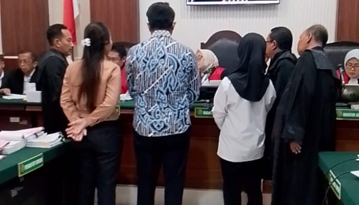 mantan-admin-sd-cita-hati-didakwa-gelapkan-dana