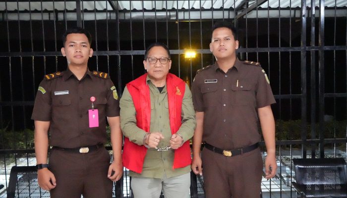 mantan-dirut-kebun-binatang-surabaya-tersangka