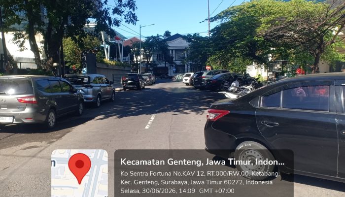 parkir-di-badan-jalan-ketabang-leedon-hotel
