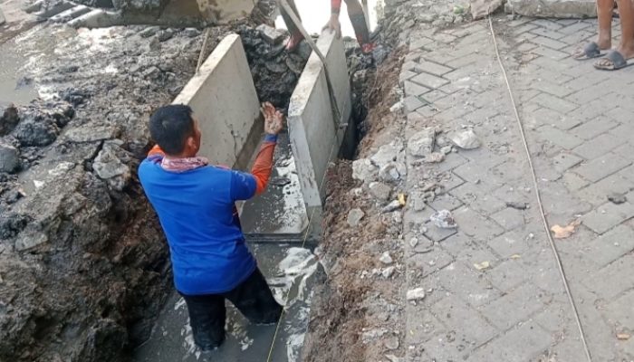 proyek-pokmas-sidoyoso-wetan-pekerja-luar-kota