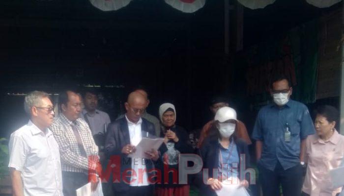 Majelis hakim menggelar agenda pemeriksaan setempat (descente) terhadap objek sengketa di kawasan Jalan Jemursari VIII, Surabaya, Rabu (9/9/2026). | MMP/dmsMajelis hakim menggelar agenda pemeriksaan setempat (descente) terhadap objek sengketa di kawasan Jalan Jemursari VIII, Surabaya, Rabu (9/9/2026). | MMP/dmsMajelis hakim menggelar agenda pemeriksaan setempat (descente) terhadap objek sengketa di kawasan Jalan Jemursari VIII, Surabaya, Rabu (9/9/2026). | MMP/dmsMajelis hakim menggelar agenda pemeriksaan setempat (descente) terhadap objek sengketa di kawasan Jalan Jemursari VIII, Surabaya, Rabu (9/9/2026). | MMP/dmsMajelis hakim menggelar agenda pemeriksaan setempat (descente) terhadap objek sengketa di kawasan Jalan Jemursari VIII, Surabaya, Rabu (9/9/2026). | MMP/dmsMajelis hakim menggelar agenda pemeriksaan setempat (descente) terhadap objek sengketa di kawasan Jalan Jemursari VIII, Surabaya, Rabu (9/9/2026). | MMP/dmsMajelis hakim menggelar agenda pemeriksaan setempat (descente) terhadap objek sengketa di kawasan Jalan Jemursari VIII, Surabaya, Rabu (9/9/2026). | MMP/dmsMajelis hakim menggelar agenda pemeriksaan setempat (descente) terhadap objek sengketa di kawasan Jalan Jemursari VIII, Surabaya, Rabu (9/9/2026). | MMP/dmsMajelis hakim menggelar agenda pemeriksaan setempat (descente) terhadap objek sengketa di kawasan Jalan Jemursari VIII, Surabaya, Rabu (9/9/2026). | MMP/dmsMajelis hakim menggelar agenda pemeriksaan setempat (descente) terhadap objek sengketa di kawasan Jalan Jemursari VIII, Surabaya, Rabu (9/9/2026). | MMP/dmsMajelis hakim menggelar agenda pemeriksaan setempat (descente) terhadap objek sengketa di kawasan Jalan Jemursari VIII, Surabaya, Rabu (9/9/2026). | MMP/dmsMajelis hakim menggelar agenda pemeriksaan setempat (descente) terhadap objek sengketa di kawasan Jalan Jemursari VIII, Surabaya, Rabu (9/9/2026). | MMP/dmsMajelis hakim menggelar agenda pemeriksaan setempat (descente) terhadap objek sengketa di kawasan Jalan Jemursari VIII, Surabaya, Rabu (9/9/2026). | MMP/dmsMajelis hakim menggelar agenda pemeriksaan setempat (descente) terhadap objek sengketa di kawasan Jalan Jemursari VIII, Surabaya, Rabu (9/9/2026). | MMP/dms