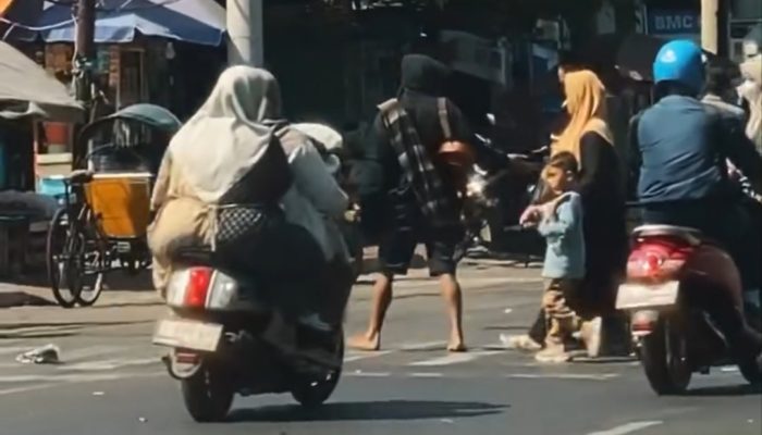 Peziarah-Ampel-Resah-ganggu-anjal-minta-uang