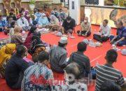 Dengan Lesehan Bareng di Balai Kota Eri Cahyadi Terima Sambat Warganya