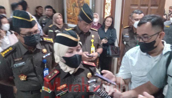 Kajati Mia Minta PJU Kejati Jatim Konsen Kendalikan Inflasi Daerah