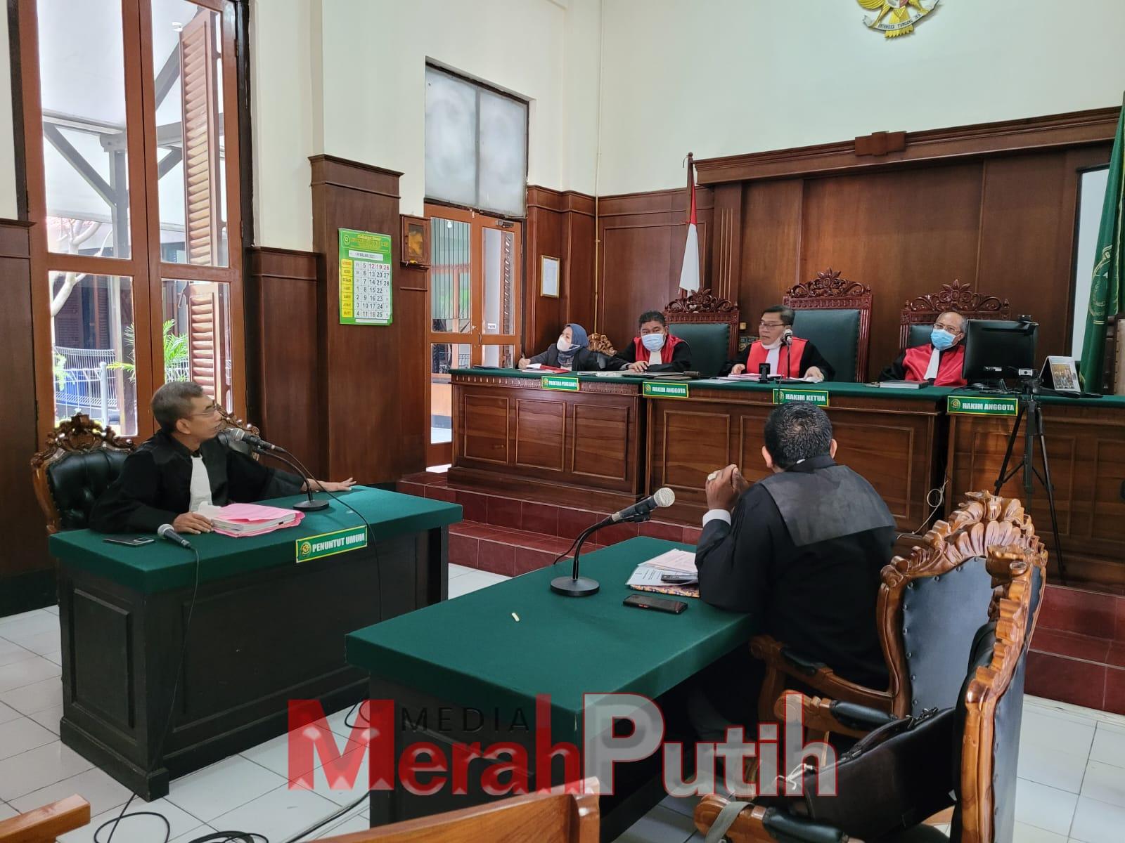 Sidang perkara pengeroyokan antar teman kampus yang dilakukan anggota pesilat PSHT di PN Surabaya, Rabu (8/2) I MMP I Totok
