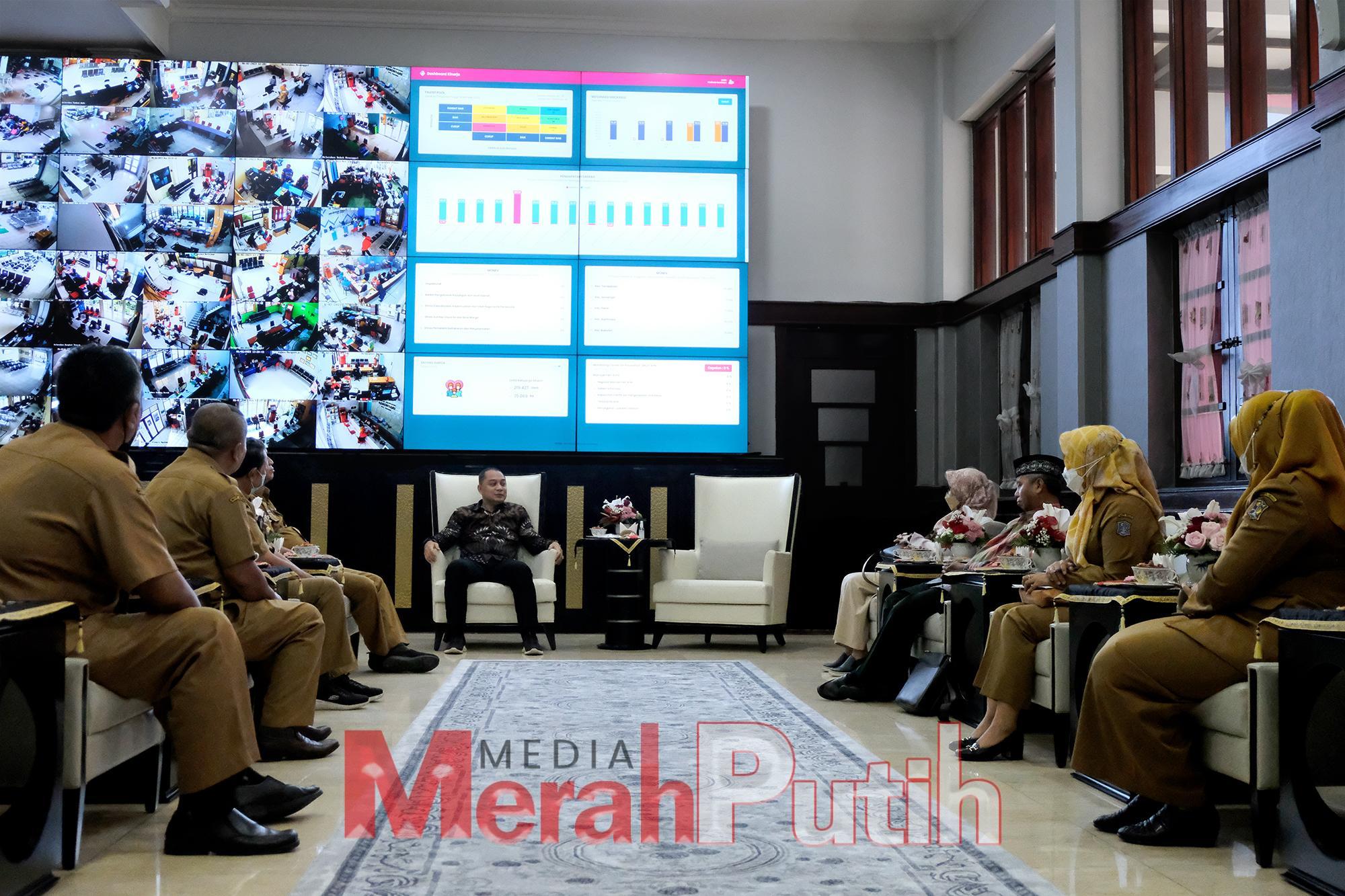 Kewajiban sekolah menerima 5 persen siswa miskin.