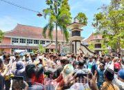 Singgung Masalah Tembakau, Pendemo Nilai Bupati Baddrut Tamam Tak Becus Memimpin Pamekasan