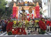 Amazing Warga Banjiri Pagelaran Surabaya Vaganza