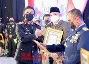 Kapolda Jatim Beri Dua Penghargaan kepada Walikota Eri Cahyadi
