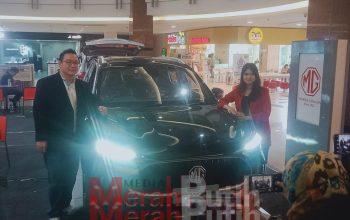 New MG HS menjadi magnet dalam MG beyond Magnificent Exhibition di Pakuwon Mall Surabaya, Rabu (8/2) I MMP I Dhimas