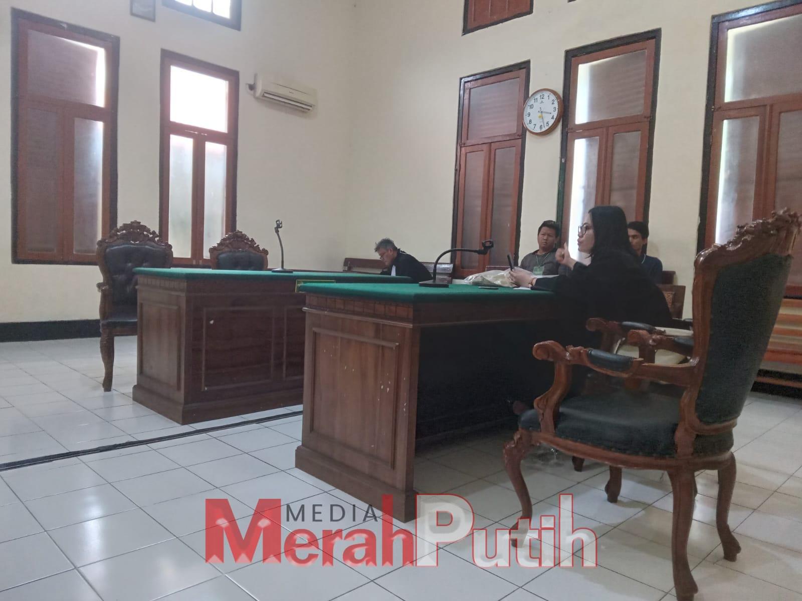 gelapkan-iphone-xr-milik-pelanggan-joko-meringkuk-ke-tahanan