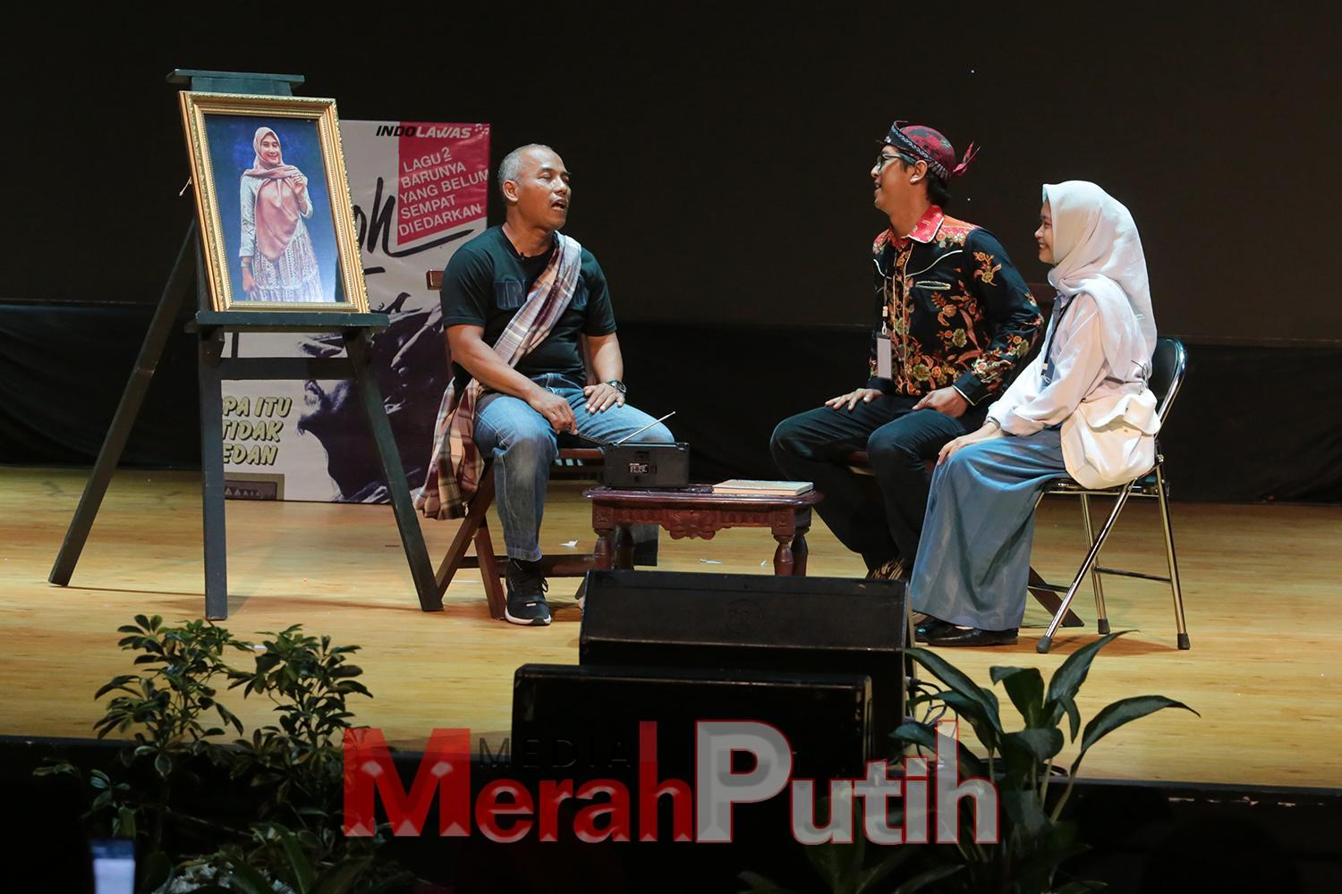 Para Kepala Perangkat Daerah (PD) yang tampil di Gedung Balai Budaya sebelumnya telah melalui tahapan seleksi oleh dewan juri. Setidaknya ada 10 Kepala PD yang lolos menjadi finalis dalam lomba yang digelar Dinas Perpustakaan dan Kearsipan (Dispursip) Kota Surabaya, Mereka menampilkan cerita sesuai judul yang diangkat dalam buku Ensiklopedia Sejarah dan Budaya Surabaya I MMP I dok.