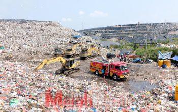 DLH Surabaya Terus Semprotkan Larutan Organik di TPA Benowo