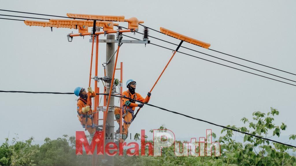 PLN meningkatkan kualitas keandalan pasokan listrik jelang Ramadhan 1444 H, PLN menggiatkan pemeliharaan dan gelar pasukan serta peralatan secara serentak di 16 wilayah Unit Pelaksana Pelayanan Pelanggan (UP3) di Jawa Timur.