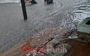 Penyebab Banjir di Mayjen Sungkono Akibat Pelapis Tanggul Jebol