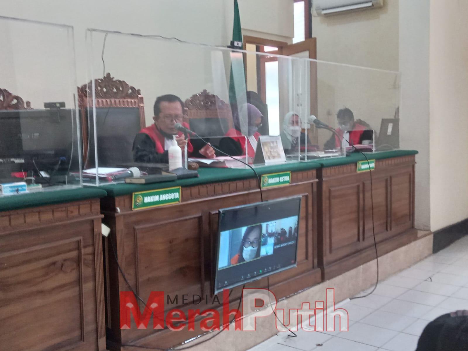 jaksa-tuntut-devi-chisnawati-3-tahun-penjara