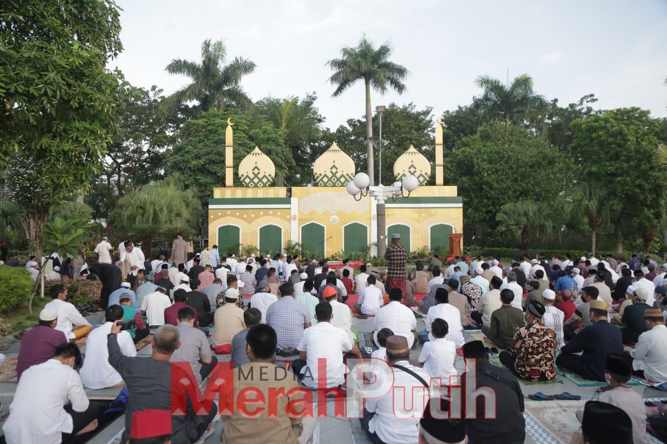wali-kota-eri-gelar-shalat-id-di-taman-surya