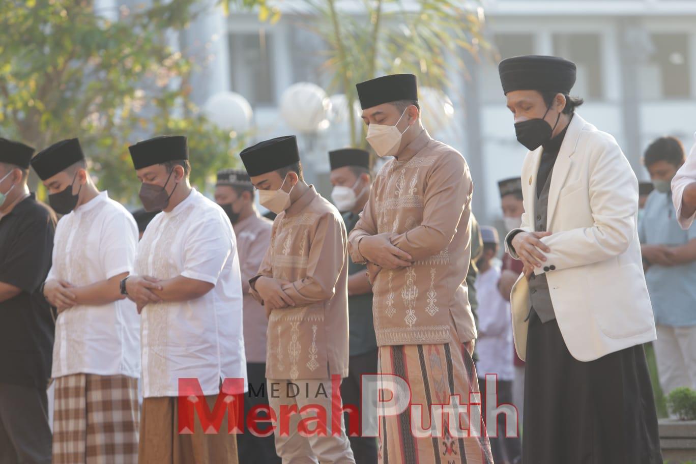 wali-kota-eri-gelar-shalat-id-di-taman-surya