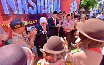 Harkitnas 2023, Wali Kota Eri Bareng Gubernur Khofifah Ziarah ke Makam Dr. Soetomo