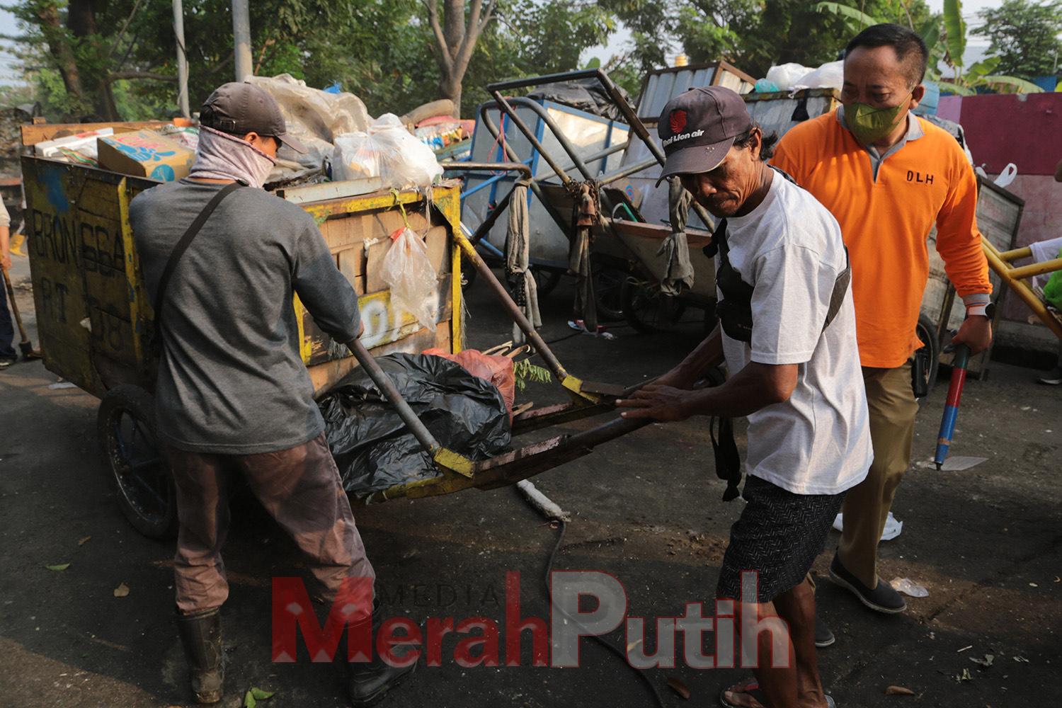 terkesan-kumuh-dlh-surabaya-gelar-kerja-bakti