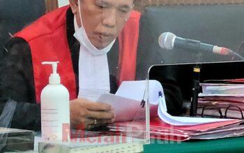 Tok! Hakim Slamet Suripto Vonis Pemilik Toko Obat Sumber Rejeki Penjara 45 Hari