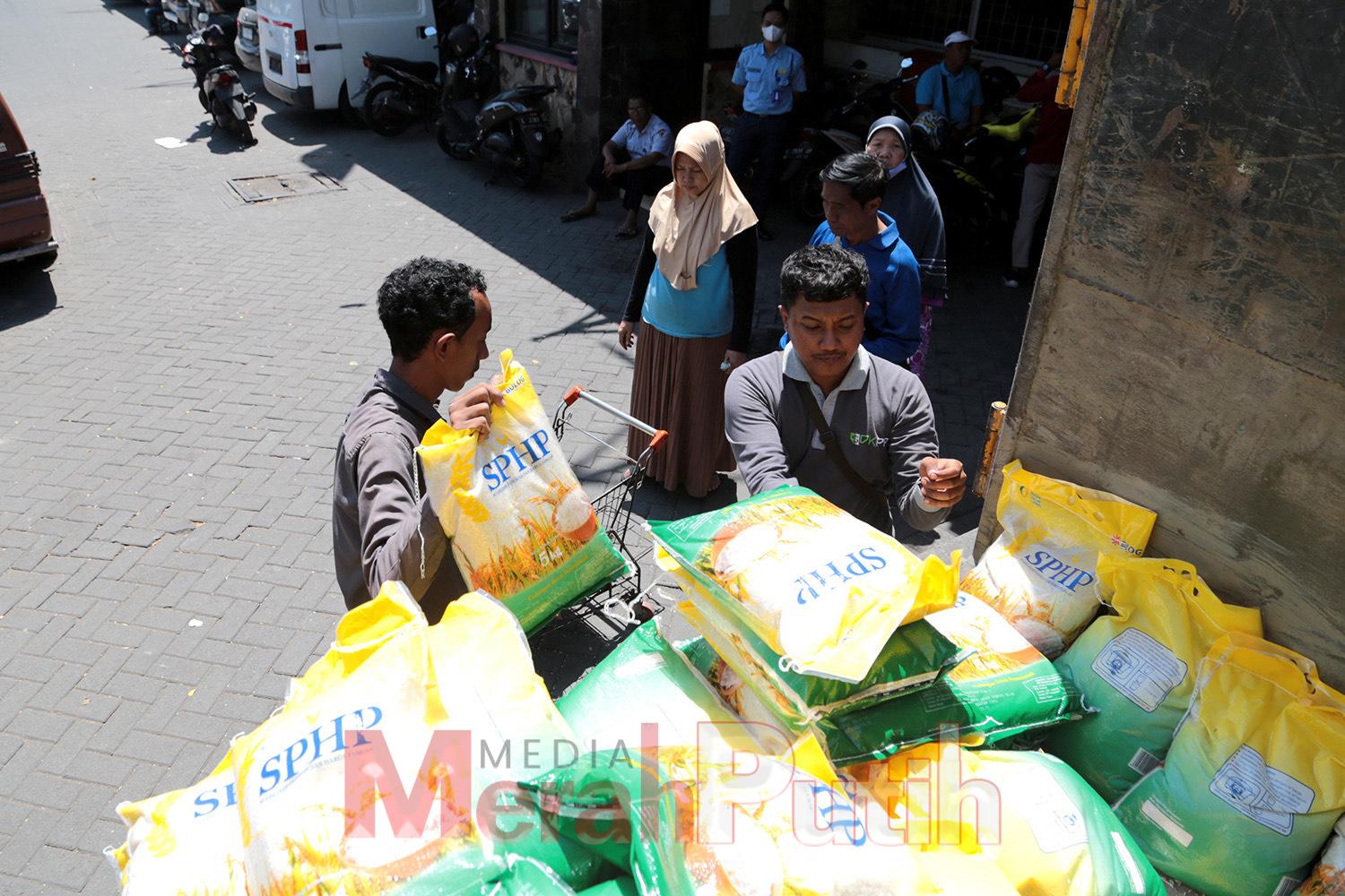 ketersediaan-stok-beras-di-surabaya-aman