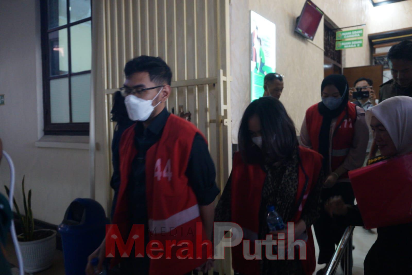 pelaku-video-kebaya-merah