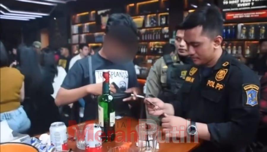 razia-hiburan-malam-skala-besar-di-surabaya