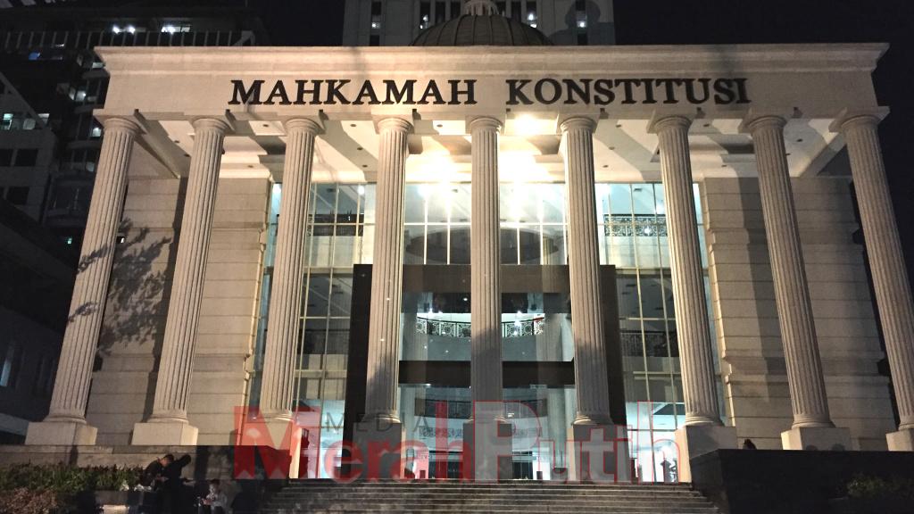 mencermati-putusan-mkmk