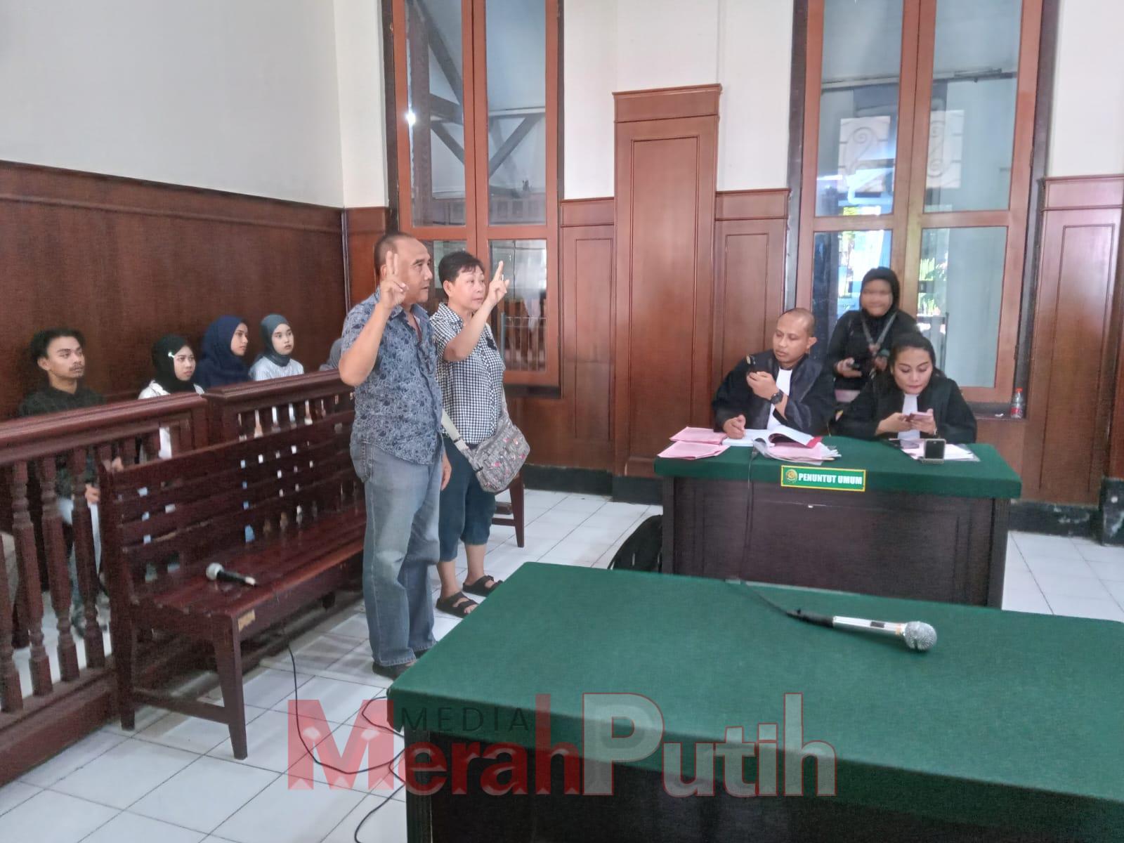 Sutikno-bayar-pesanan-kain-pakai-cek-kosong