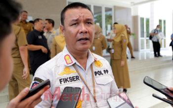 Satpol PP Surabaya Tertibkan PKL di Kawasan Jalan Pantai Kenjeran