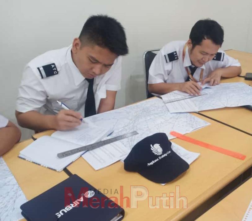 mengenal-profesi-foo-pada-penerbangan