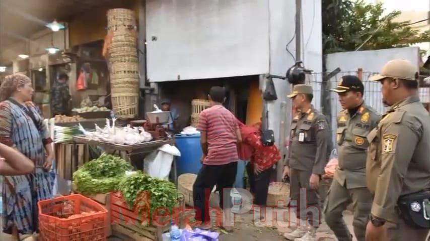 tertibkan-pkl-di-pedestrian-pasar-keputran