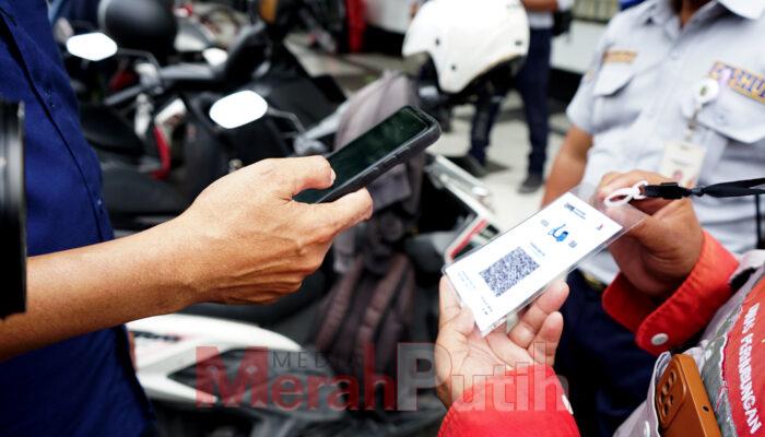 Warga belum Siap Bayar Parkir via QRIS? Ada Voucher Langganan jadi Solusi