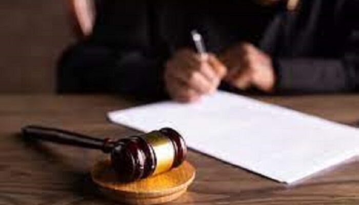 Bahasan Kontribusi Madzhab Ilmu Hukum dalam Membentuk Kebijakan Hukum dan Sistem Hukum dalam suatu Negara?